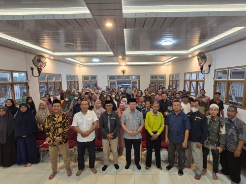 Anggota DPR RI, Dr. H. Syahrul Aidi Maazat bersilaturahmi dengan Warga Tapung (foto/ist)